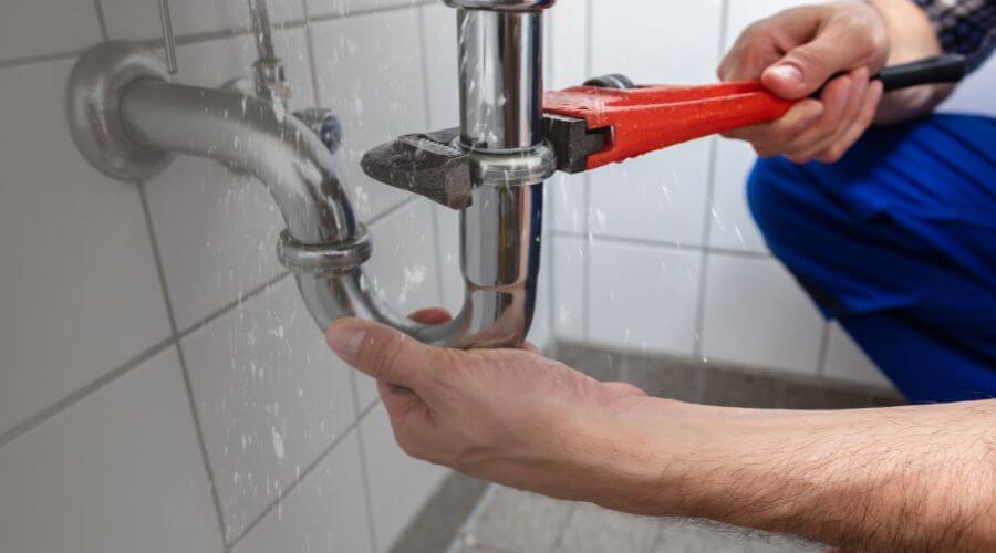 Expert burst pipe repair services in Osage, IA